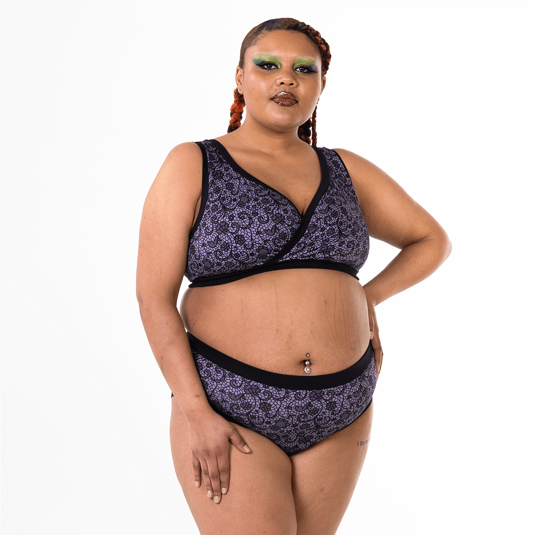 Kathryn is wearing a non-wired cotton underwear set in lace design