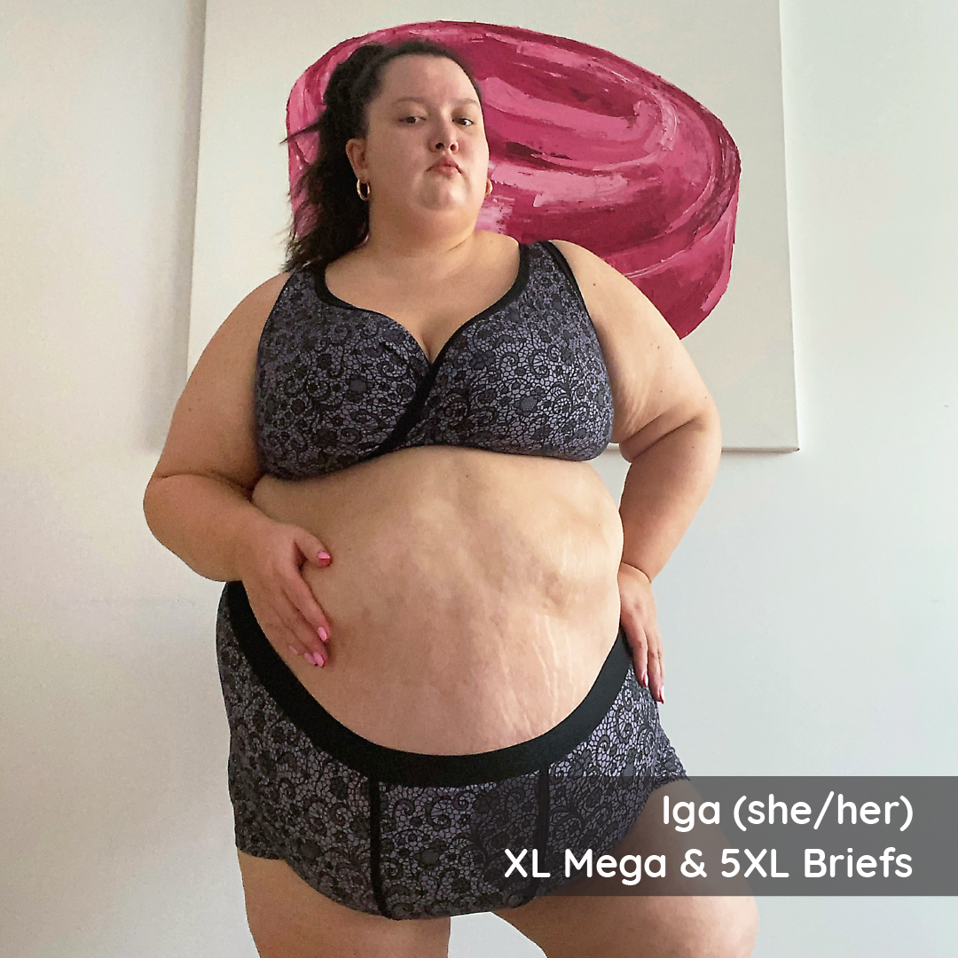 Iga wears a Stormy Lace bra and boxers
