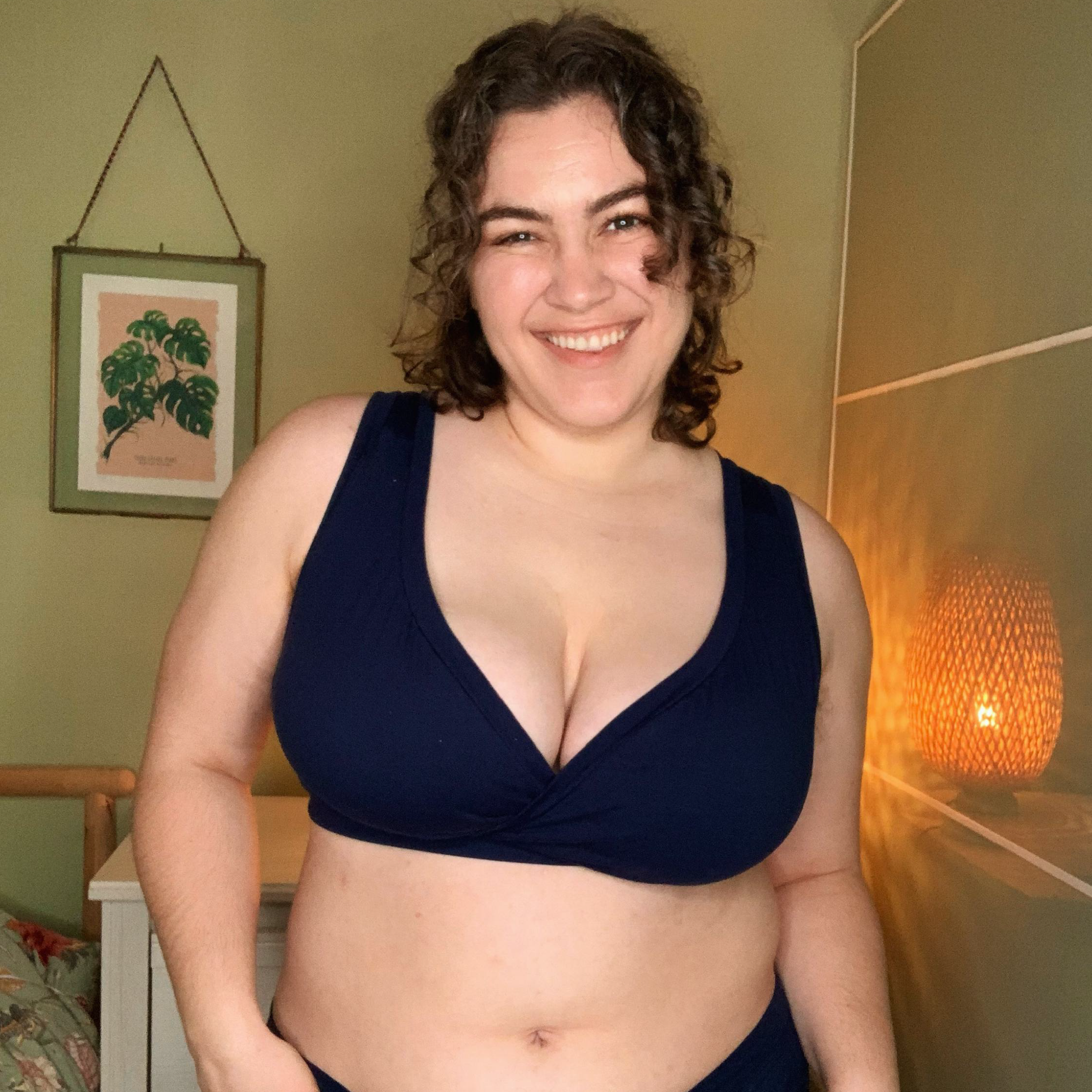 TT is wearing a Navy non wired fuller bust bra