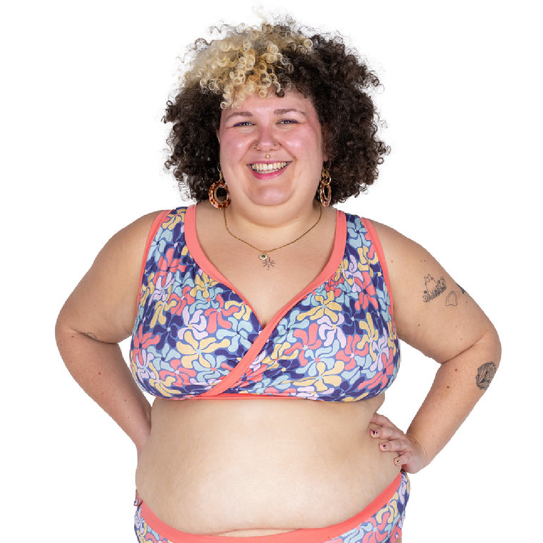 Sofaya is wearing a wavy flowers Original bra and high rise cotton briefs