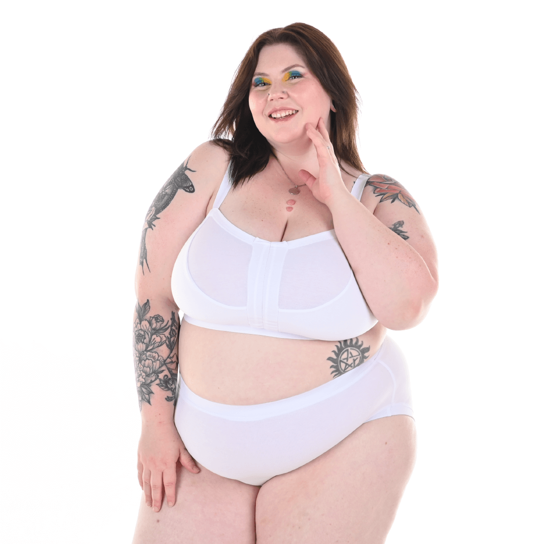 Molly is wearing a fuller bust white flexi size bra